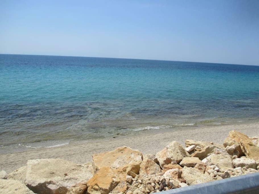 Seaside Beach House Siviri Bagian luar foto